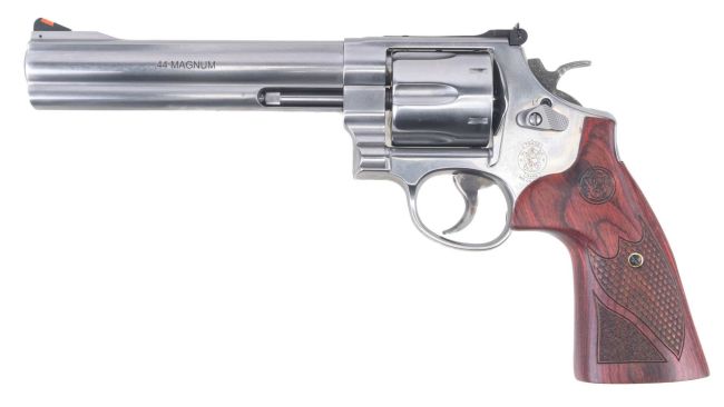 SMITH & WESSON MODEL 629 DELUXE .44 MAGNUM REVOLVER - 6"