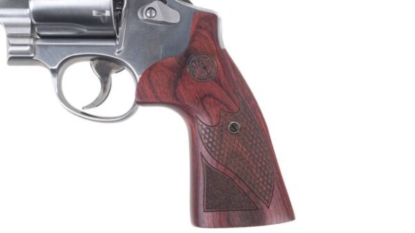 SMITH & WESSON MODEL 629 DELUXE .44 MAGNUM REVOLVER - 6"