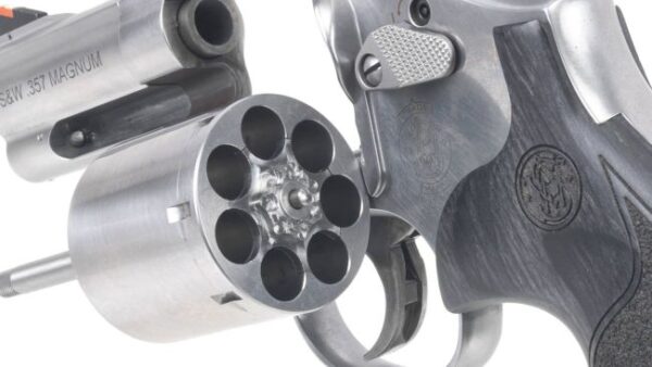 SMITH and WESSON MODEL 686 PLUS .357 MAGNUM REVOLVER - 3"